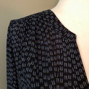 Dalia navy chevron popover M